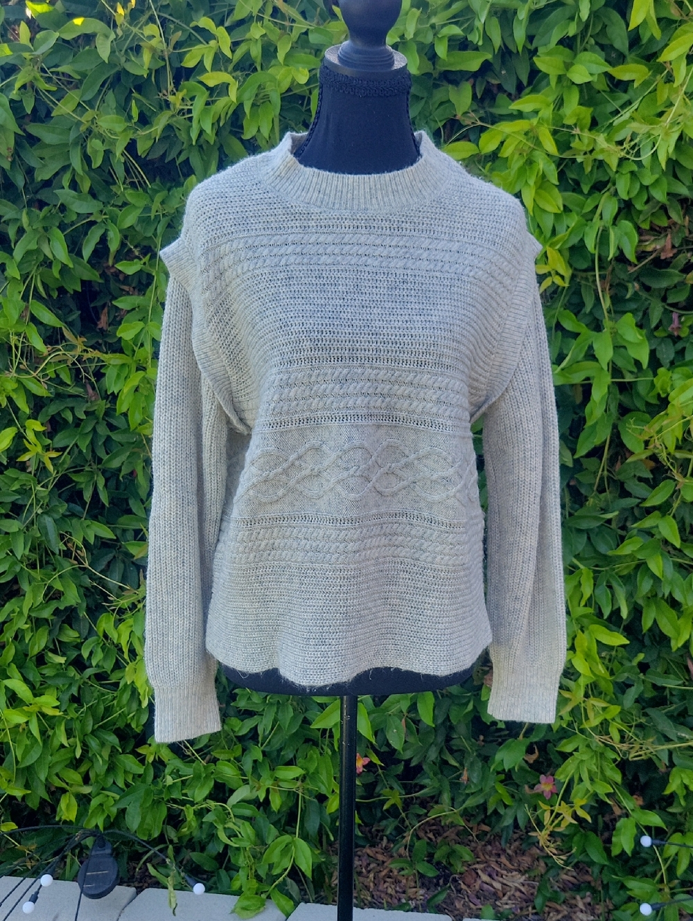 LOFT Women's Light Gray Chunky Sweater L